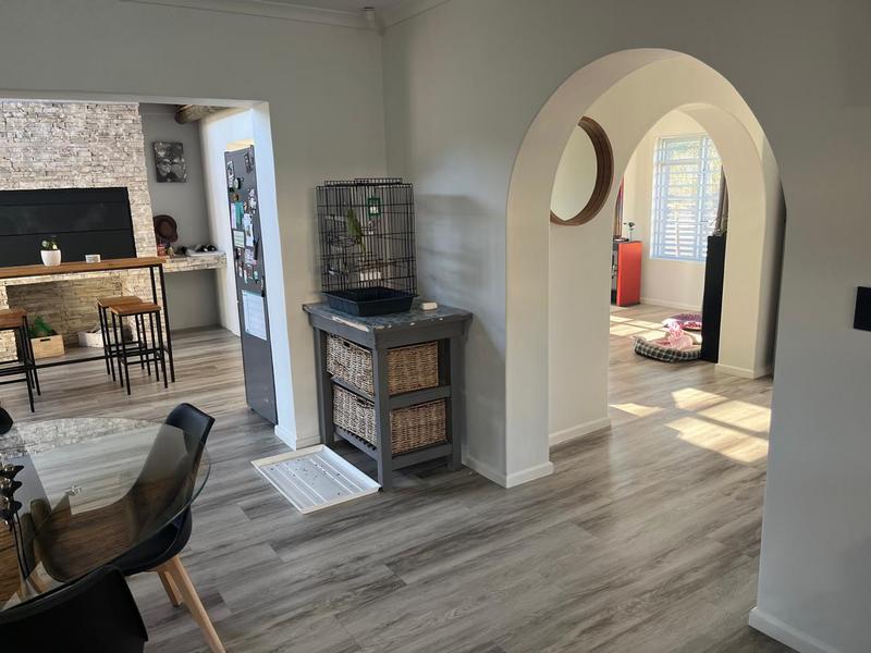 To Let 3 Bedroom Property for Rent in Uitzicht Western Cape
